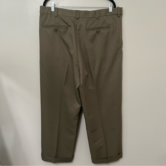 Croft and Barrow Pleated Front Taupe Brown Men’s Dress Pants Size 36 Tailored - Picture 11 of 12